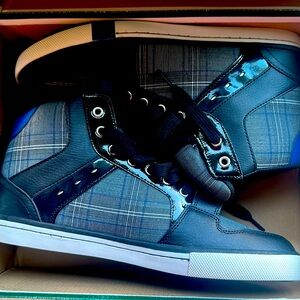 Brand new penguin moby hi tops for men’s. Size 11